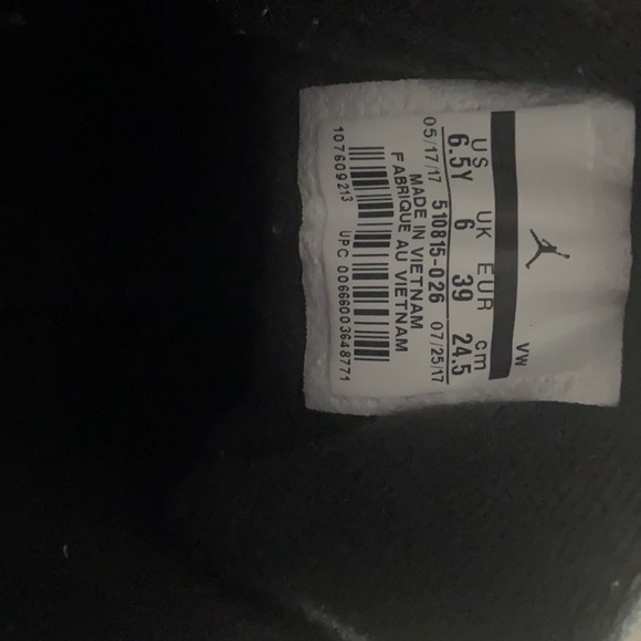 Jordan 12. Size6.5y. Great condition. - Picture 4 of 4